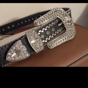 Bling western belt. Lots of rhinestones all through it. Bling buckle genuine lea